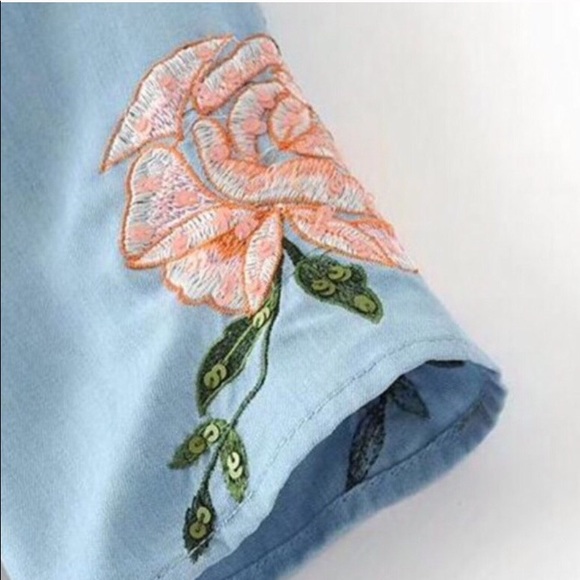 NWT-Amazing Embroidered Blue Kimono - Picture 4 of 5